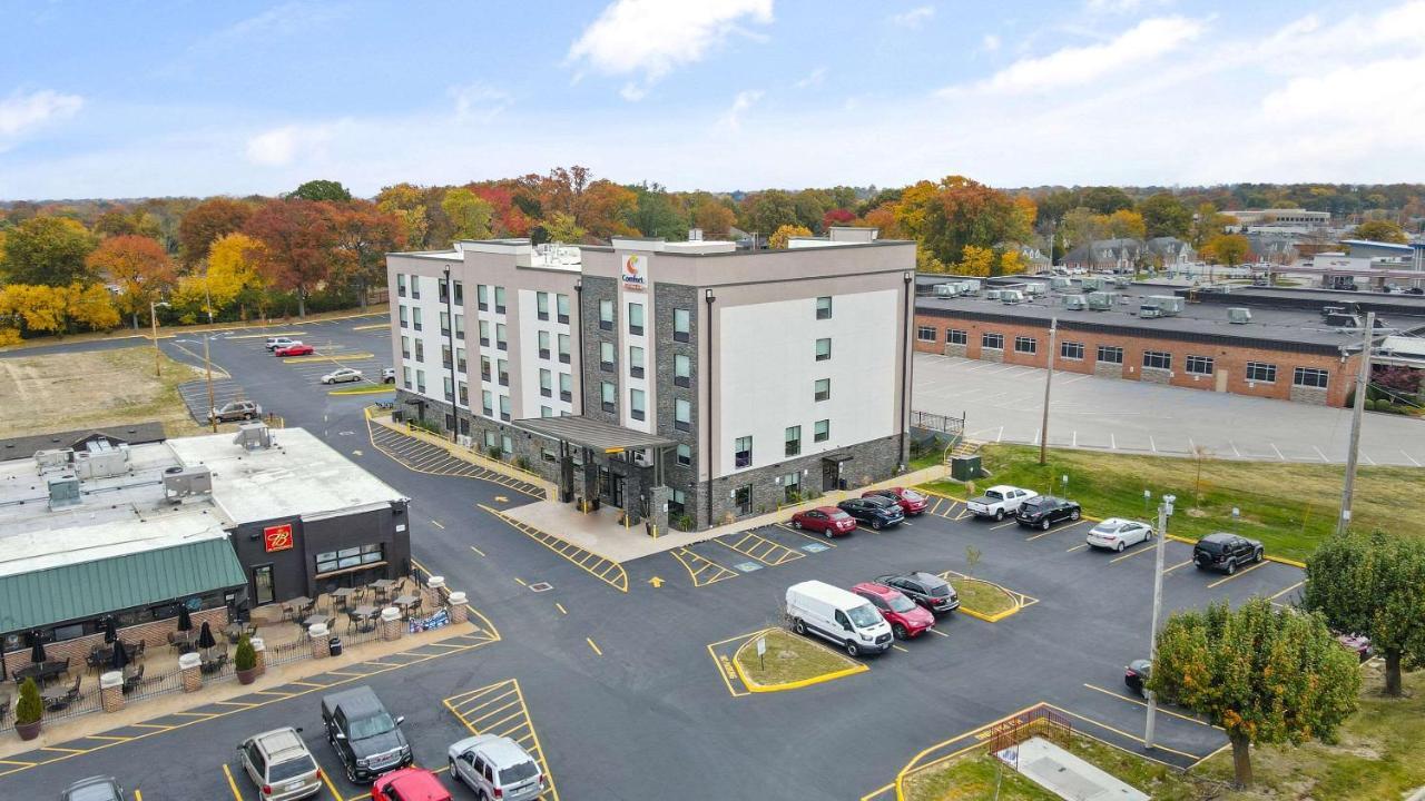 Comfort Suites St Louis - Sunset Hills Saint Louis Exterior photo